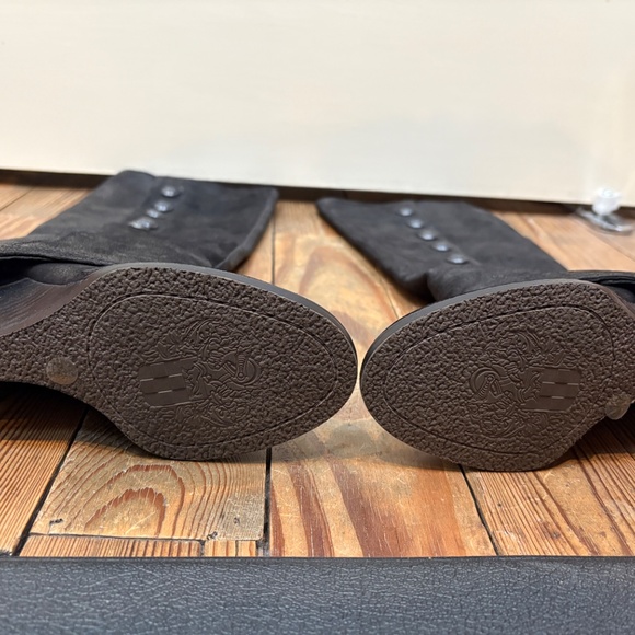 5.5 Black Vince Camuto Leather Wedge Boot with Button Detail - Picture 5 of 8